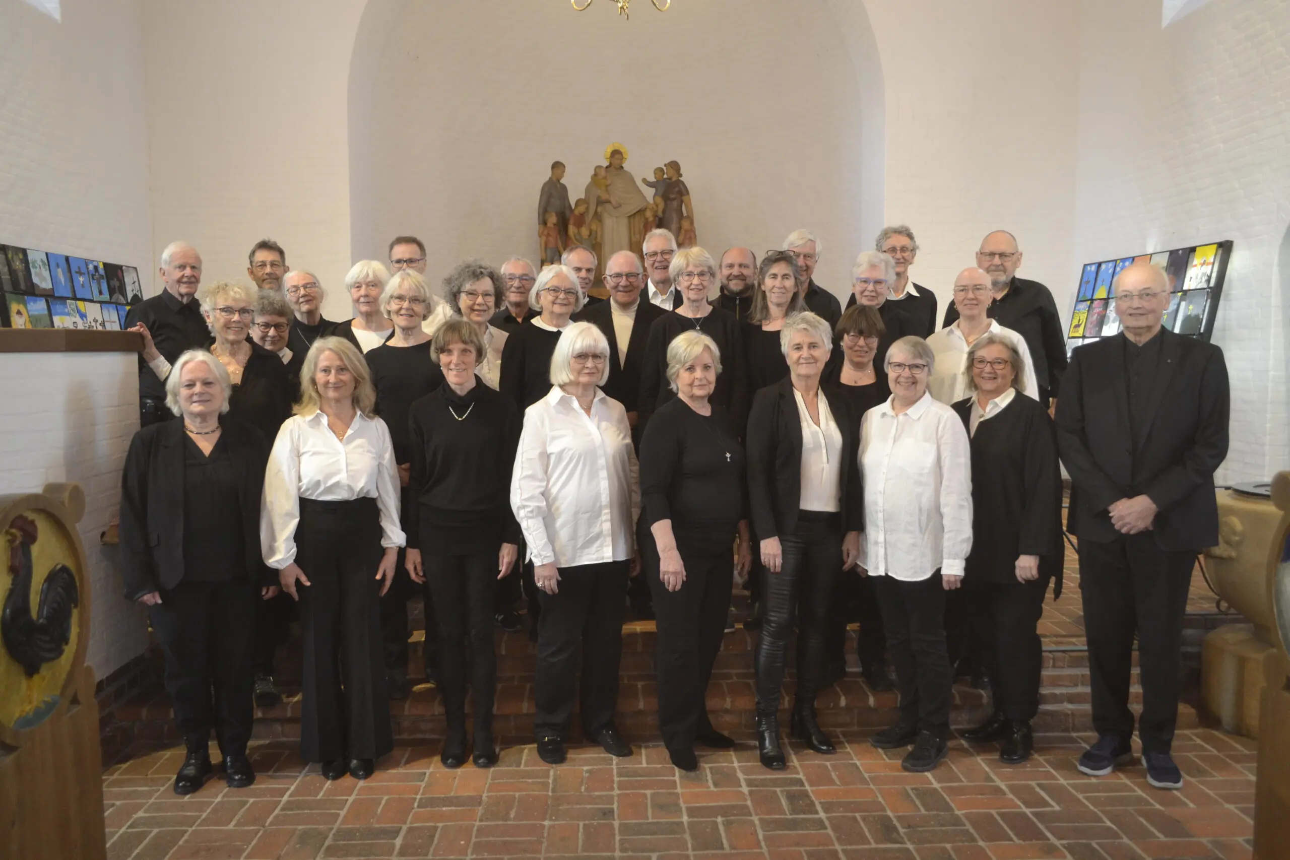 2024 Holte Kirke Steen Lindhom dirigent._ foretrukkent
